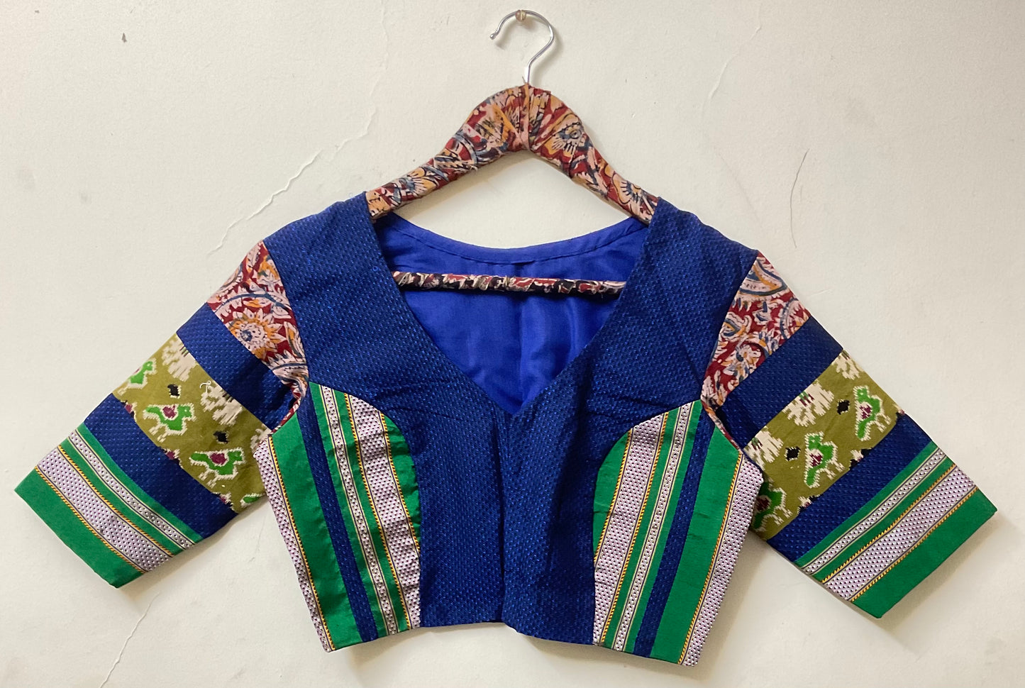 NILIMA – Handloom Cotton V-Neck KHANN Blouse