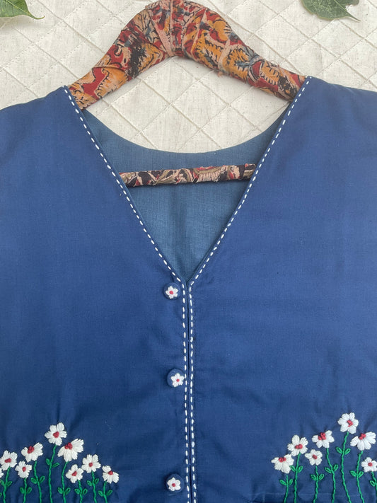 Pocket embroidery vest-blue