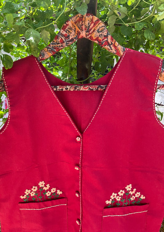Pocket flower embroidery vest-rust