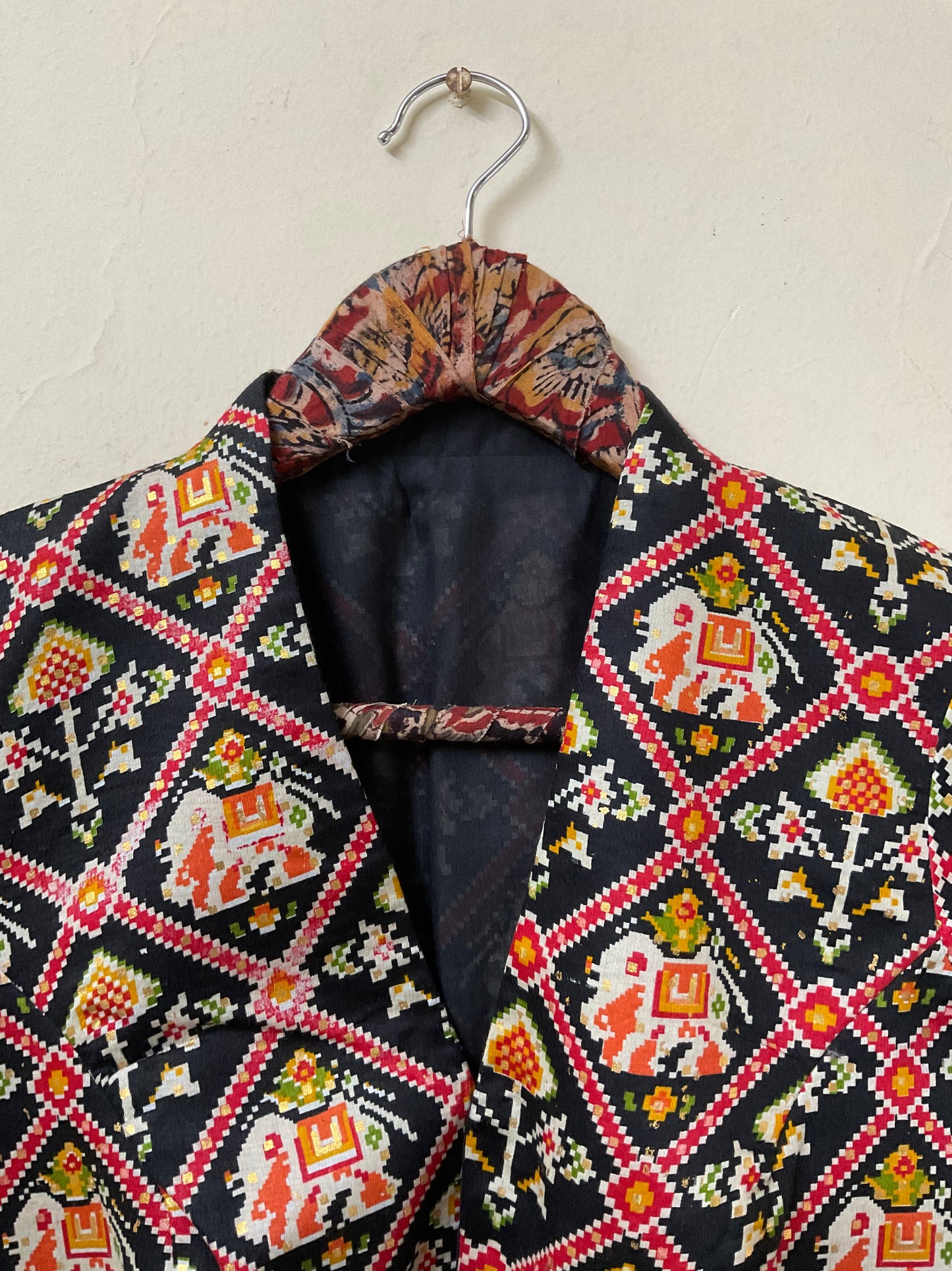 PATOLA Heritage highneck coller Blouse