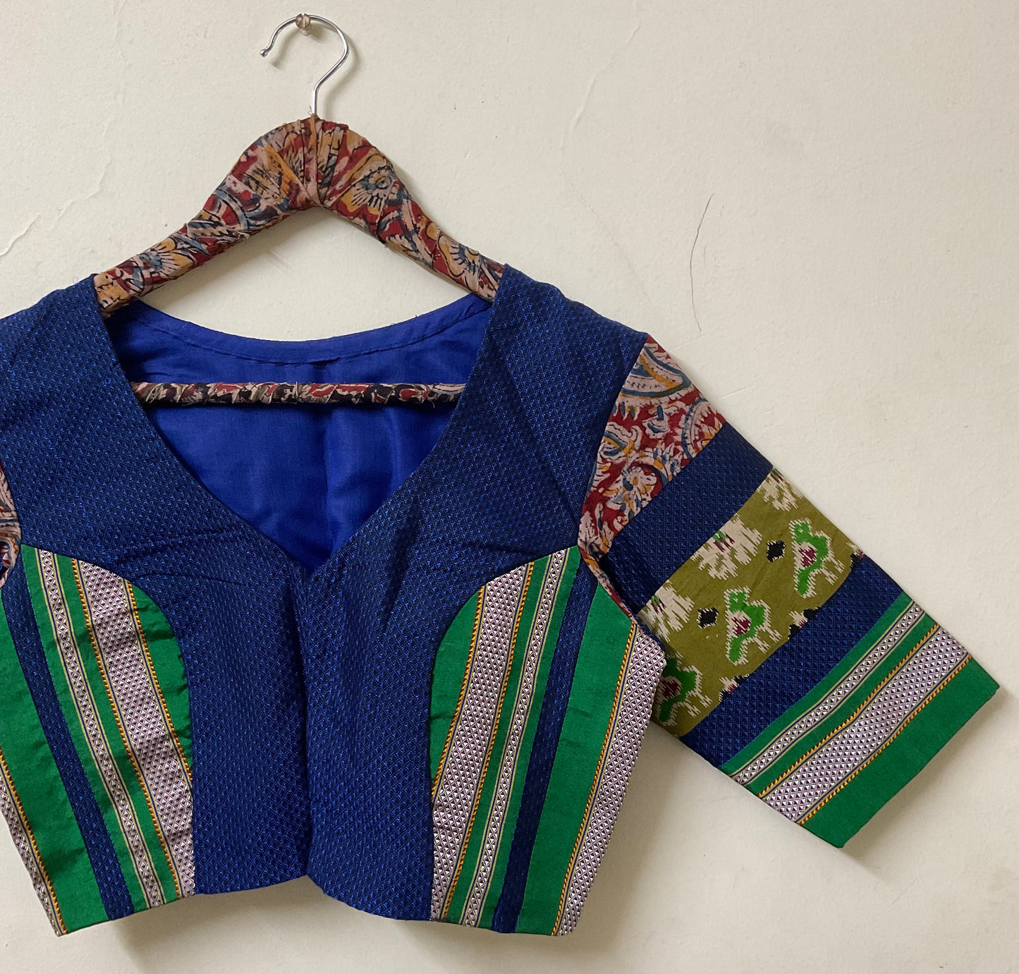 NILIMA – Handloom Cotton V-Neck KHANN Blouse