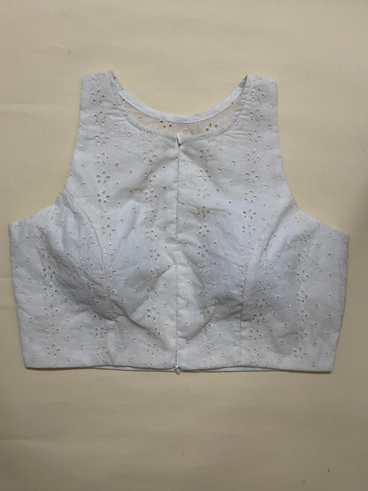 Sleeveless chickenkari blouse with invisible front zippers and fusing